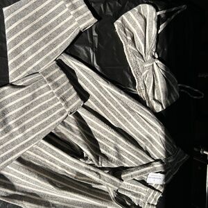 Windsor women’s size xs 2 piece set Bandeau top baggy pants